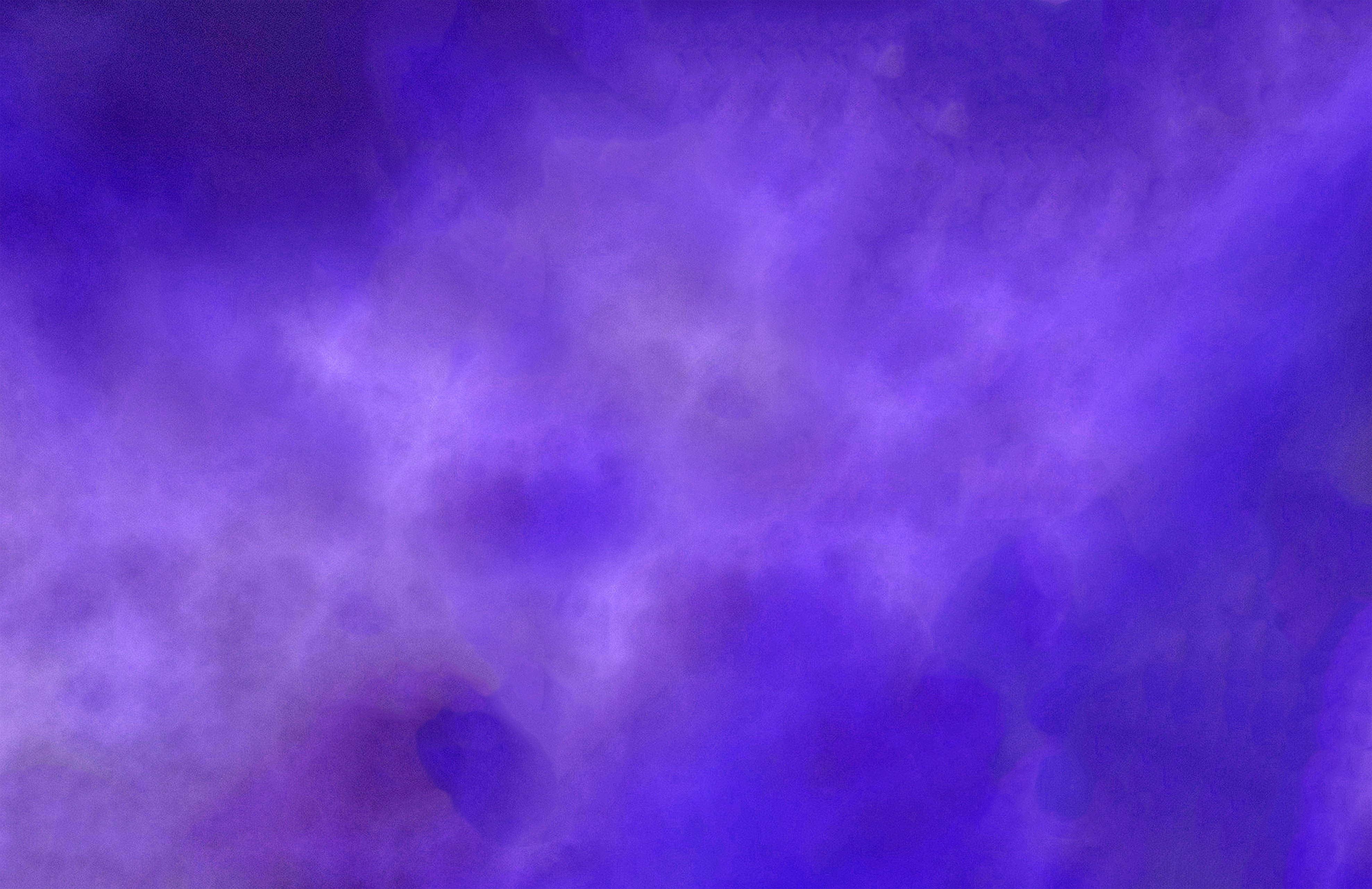 Отец федора выбравшийся из фиолетового тумана. Фиолетовый туман. Фиолетовый дым. Фиолетовая дымка. Сине фиолетовый туман.