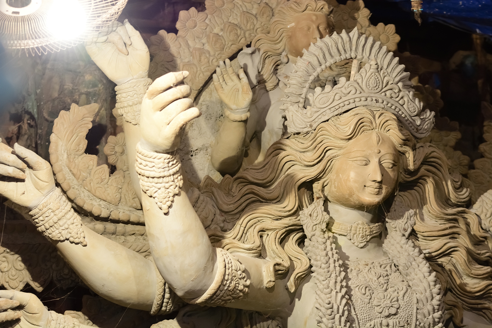 Финикийская богиня 7. Богиня Дурга скульптура. Статуя Богини Дурги. Шакти скульптура. Шакти статуя.