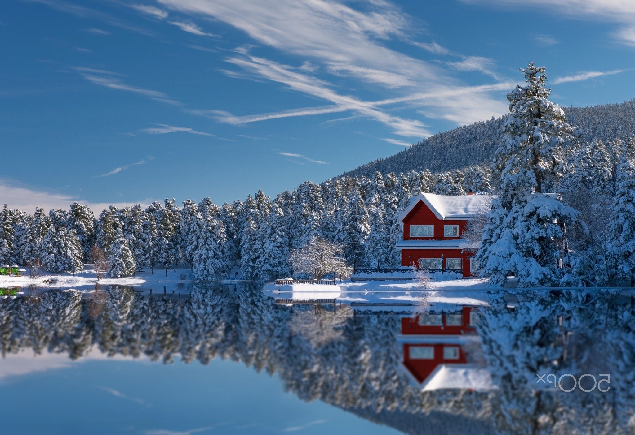 Зима на берегу озера. Альпы Финляндия. Финляндия Скандинавия. Финские Альпы. Шварцвальд озеро.